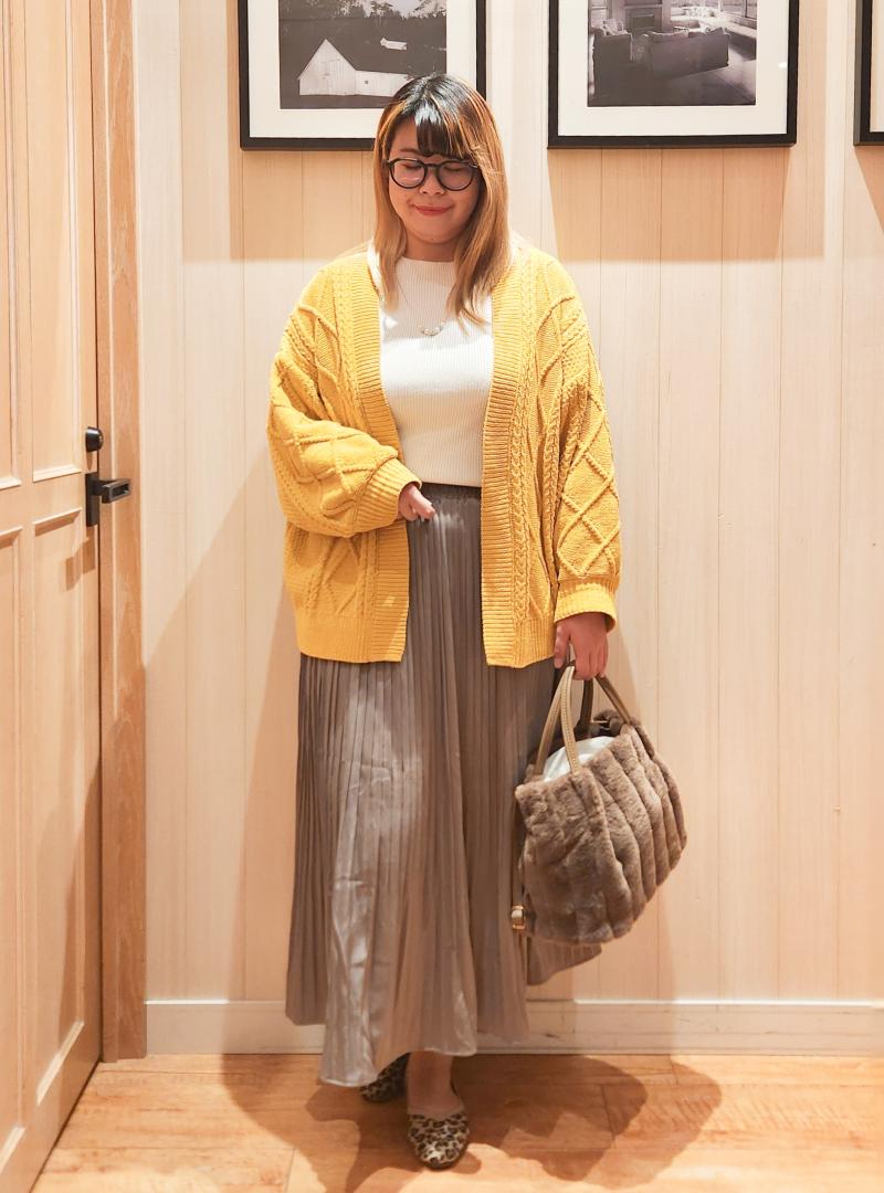 イエロー×ブラウンコーデ