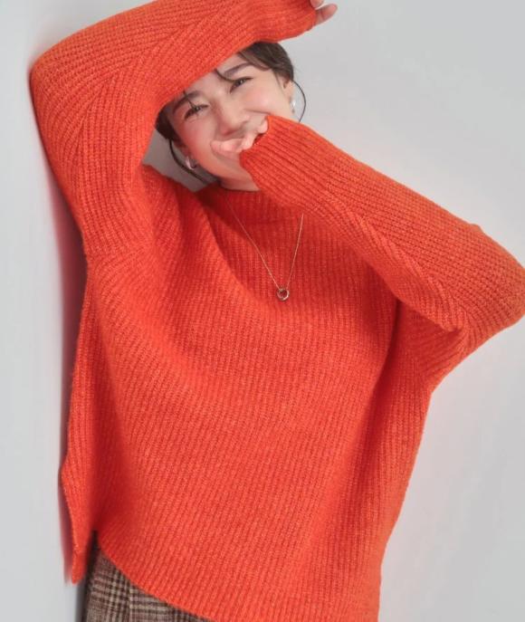 ふわふわが魅力 ハイネックニットプルオーバー