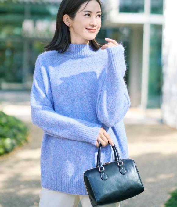 インせず着られる ふわふわハイネックニット