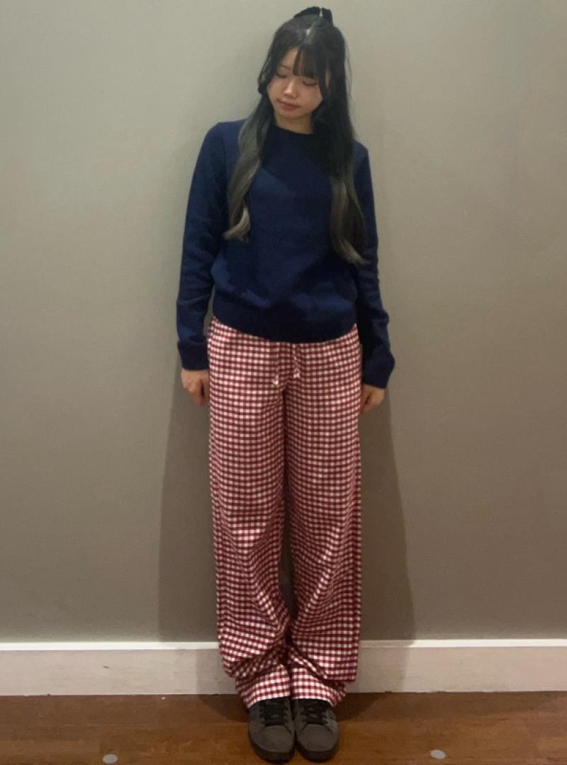 ネイビー×チェックパンツ