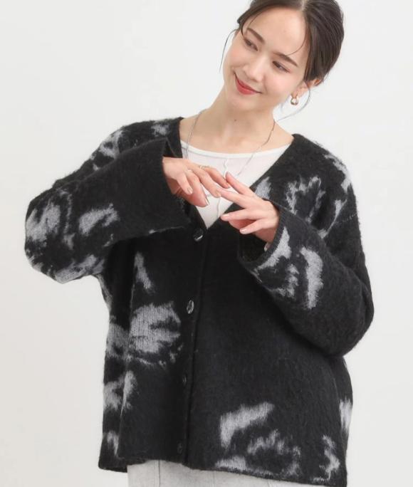 羽織るだけでスタイリングの主役に 起毛柄カーディガン