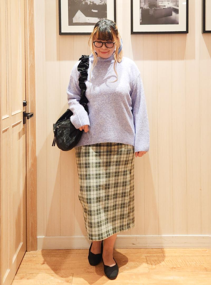 シューラルーの淡色コーデ