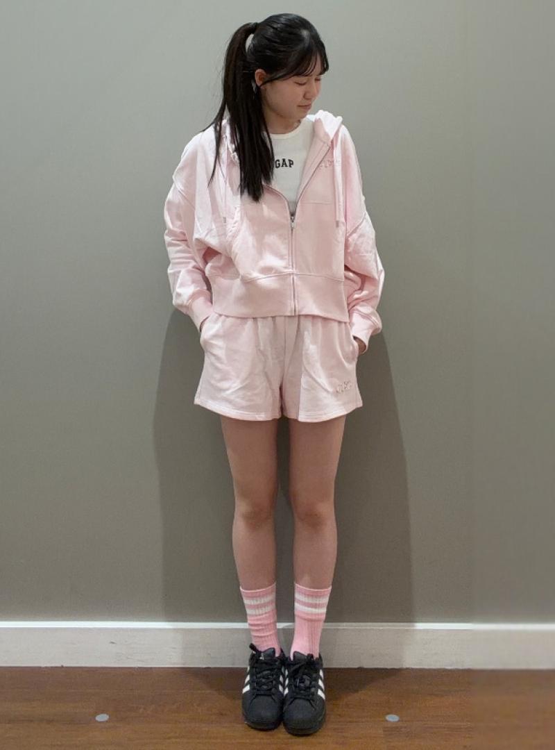 桜パーカーコーデ