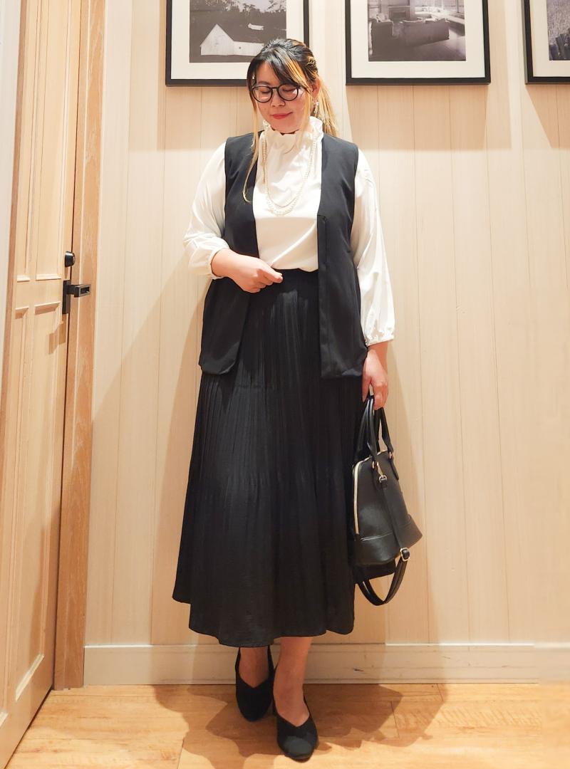 ペプラムジレのセレモニーコーデ
