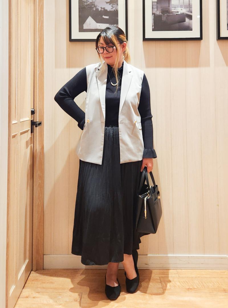 モノトーンセレモニーコーデ