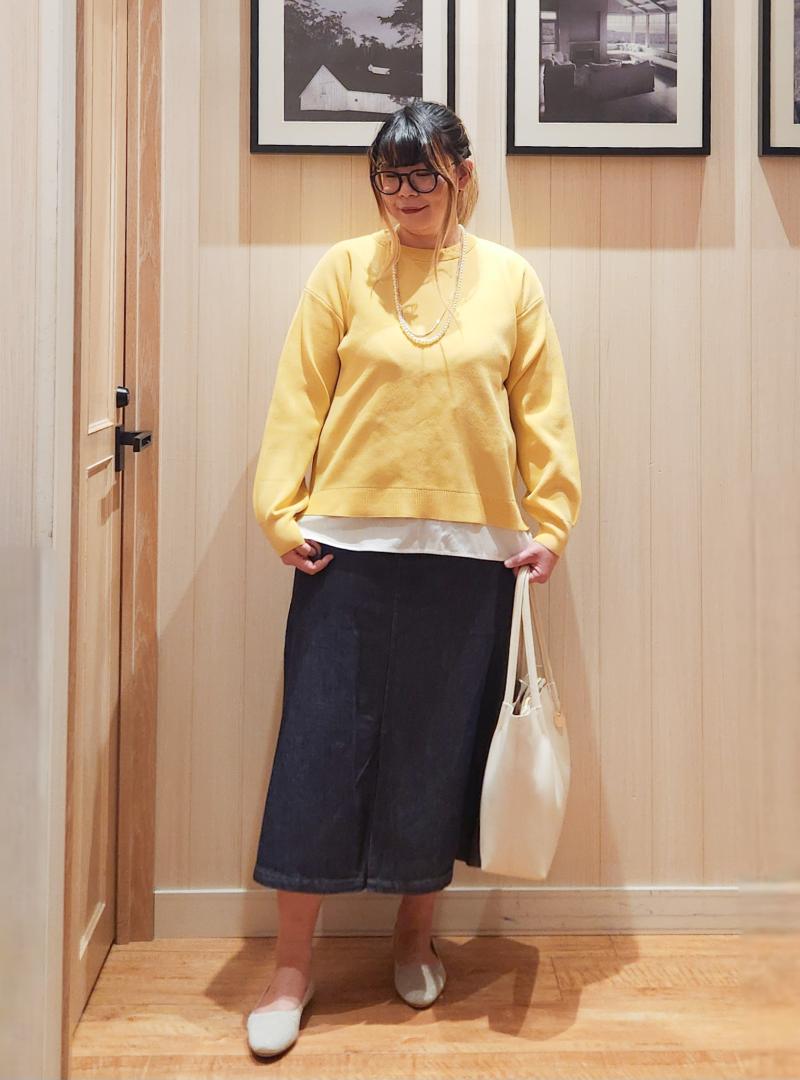 イエロー×デニムスカート